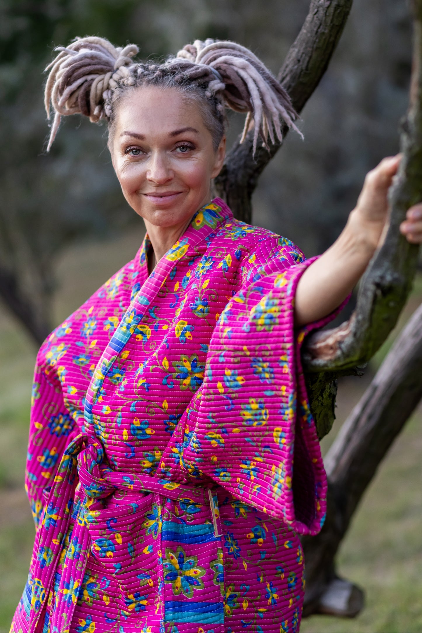 Różowe kimono w kwiatowy wzór