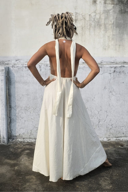 Letnia sukienka maxi z dekoltem halter