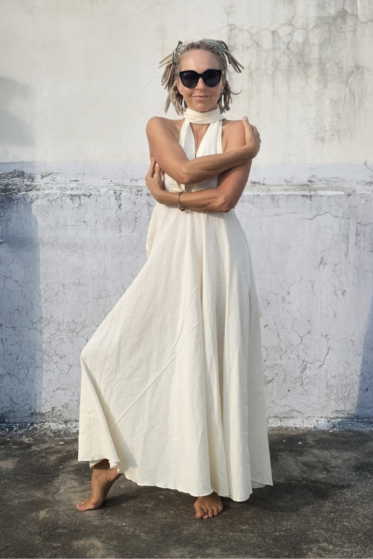 Letnia sukienka maxi z dekoltem halter