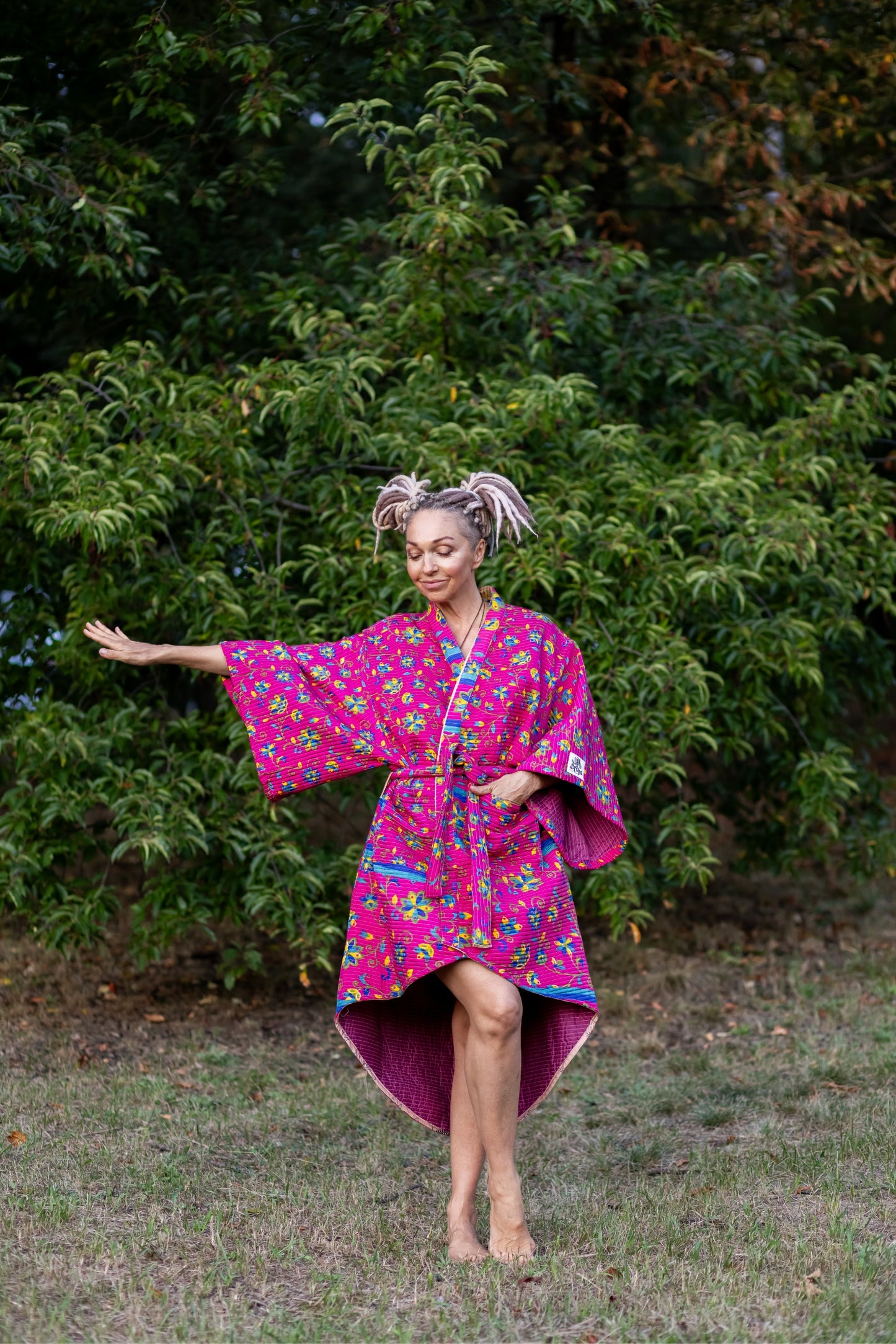 Różowe kimono w kwiatowy wzór