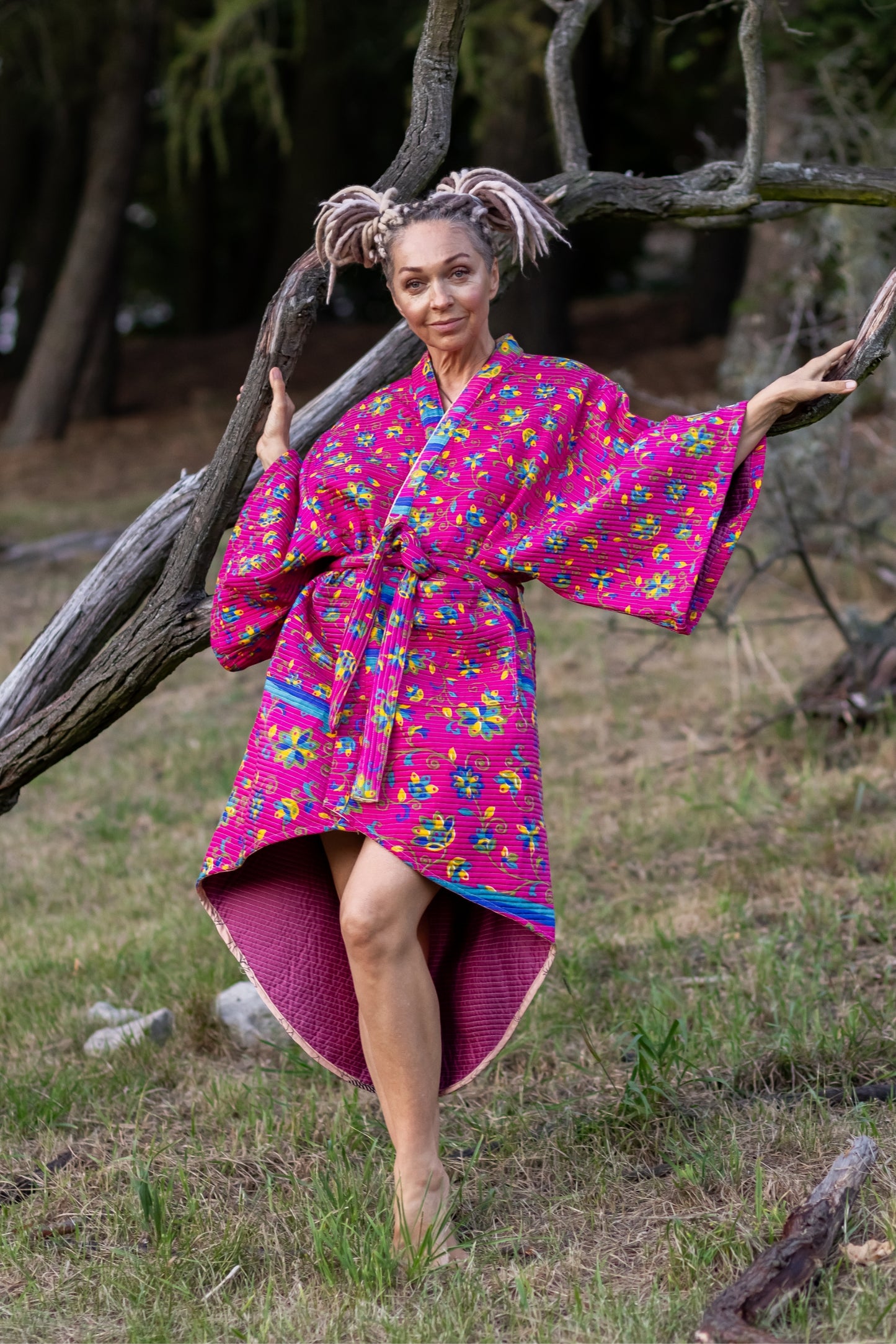 Różowe kimono w kwiatowy wzór