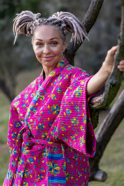 Różowe kimono w kwiatowy wzór