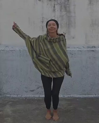 Poncho w etniczne wzory